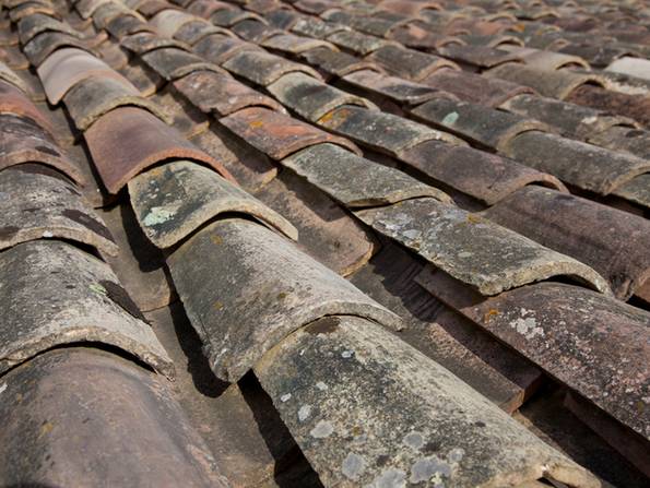 mediterrane Häuser, Dacheindeckung, Nonnen-Mönch-Ziegel, Foto: Kaarsten - fotolia.com