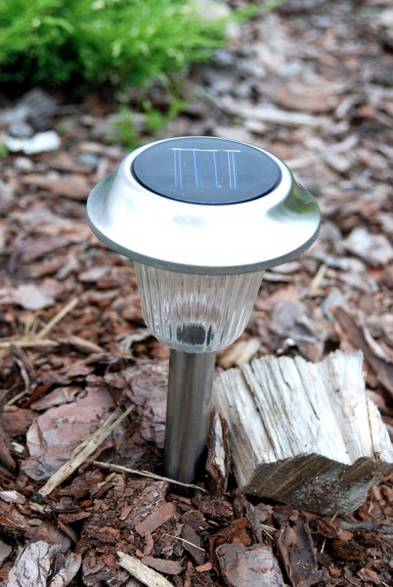 A abgeschirmte Lampe tomaszlenard Fotolia Barrierefreier Garten, Außenbeleuchtung, Foto: Tomasz Lenard/Fotolia.com