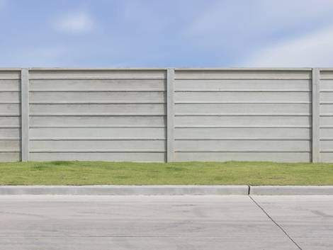 Zaun, Zaunsysteme, Betonzaun, Foto: iStock/RonFullHD