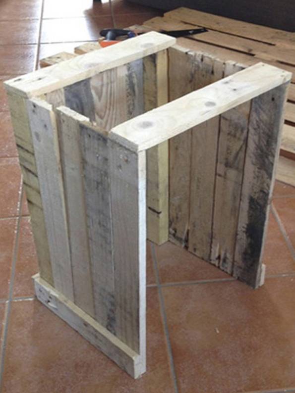 Recycling-Möbel, Nachttisch, Paletten, Foto: picknmix.com