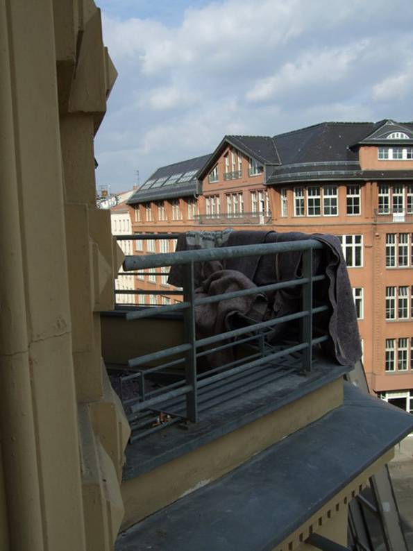 kleiner Balkon, ungenutzt, Foto: balkonsaison.de