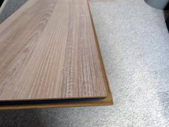 Laminat selbst verlegen, Laminat ohne zu kleben, Klicklaminat, Foto: Steffen Malyszczyk