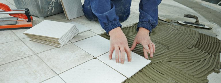 Anleitung zum Terrassenfliesen verlegen - bauen.de