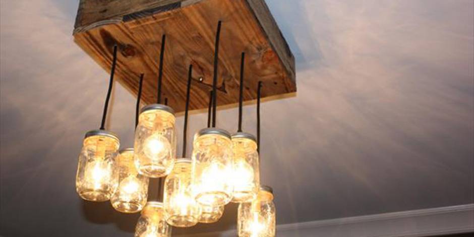 Recycling-Möbel, Palettenmöbel, Lampe, Foto: palletfurnitureplans.com