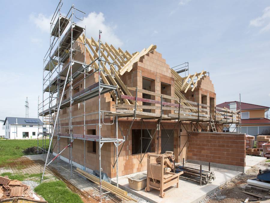 Massivhaus, Rohbau aus Ziegel, Foto: Wolfilser / fotolia.de