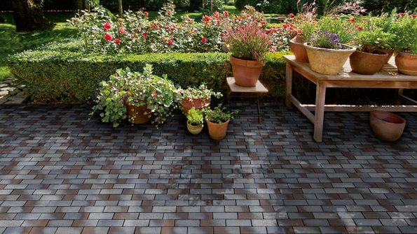 Klinker, Klinkerpflasterfläche im Garten, Foto: epr/Arbeitsgemeinschaft Pflasterklinker e.V.