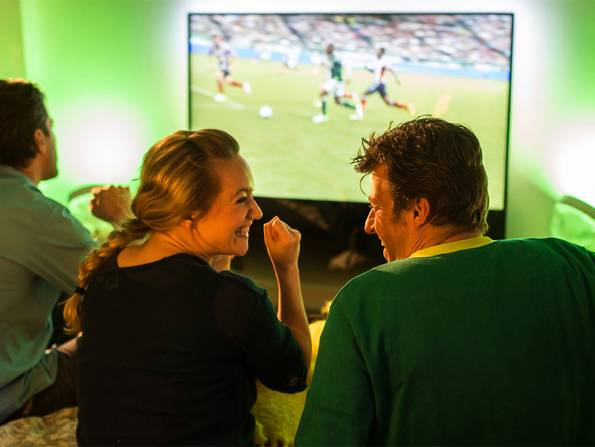 Smart Home, TV, Living Colors, Beleuchtung, Foto: Philips