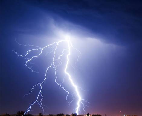 Blitzschutz, Foto: yevgeniy11/Fotolia Blitzschutz, Blitzschutzanlage, Blitzableiter, Foto: yevgeniy11/Fotolia