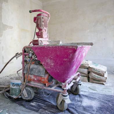 Wand verputzen, diy, selber machen, Putzmaschine, Foto: imagebroker / imago