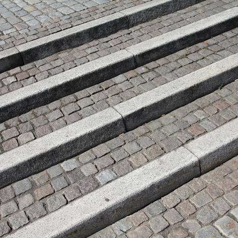 Aussentreppe Stellstufe Tupungato Außentreppe bauen, Stellstufe, Pfaslter, Foto: Tupungato - Fotolia.com