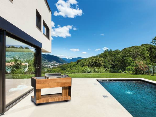 Freiluftküche, Outdoorküche, mobile Küche am Pool, Berge im Hintergrund, Tepanyaki, Foto: indu+