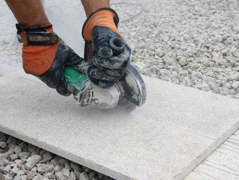 Terrassenplatten verlegen Zuschnitt Phi Lo Terrassenplatten verlegen, diy, Zuschnitt, Foto: Phi&Lo - fotolia.com