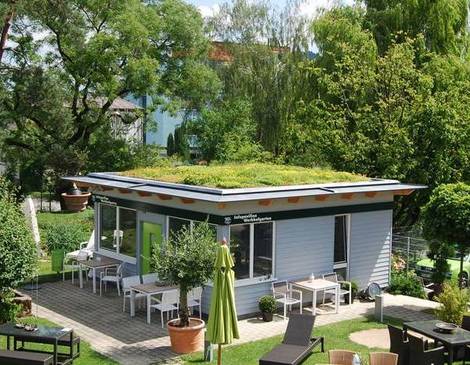 Optigrün Extensivbegrünung Kiosk Dach, Dachbegrünung, Kiosk, Foto: Optigrün/www.dachbegruenung24.de