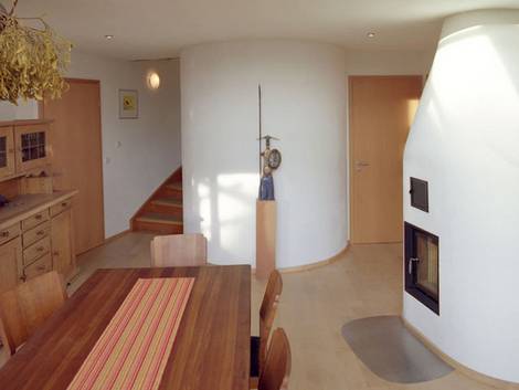 Sonnenhaus, wasserführender Kaminofen, Foto: Sonnenhaus-Institut e.V.
