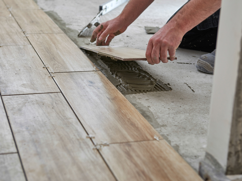 Alternative zu Echtholz: Vinylboden und Fliesen in Holzoptik - bauen.de