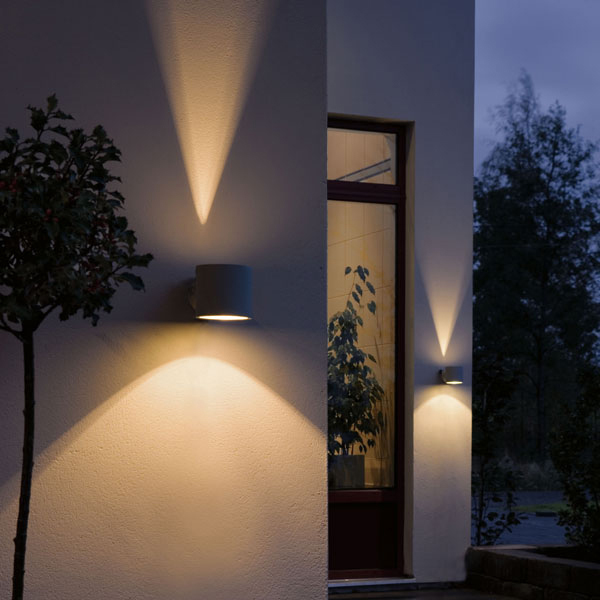 Aussenbeleuchtung Wege Wande Und Garten Optimal Ausleuchten Bauen De