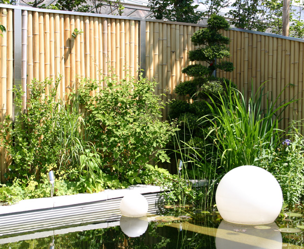 Sichtschutzzaun: Terrasse und Garten vor fremden Blicken schützen